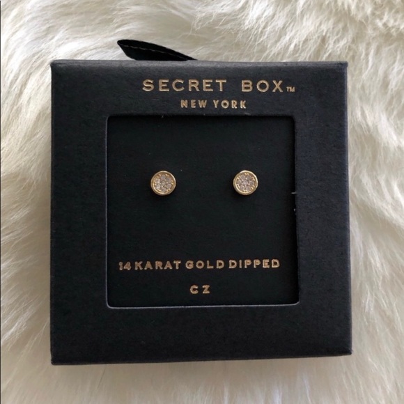 14K gold dip cubic zirconia post back stud earring - Picture 2 of 6